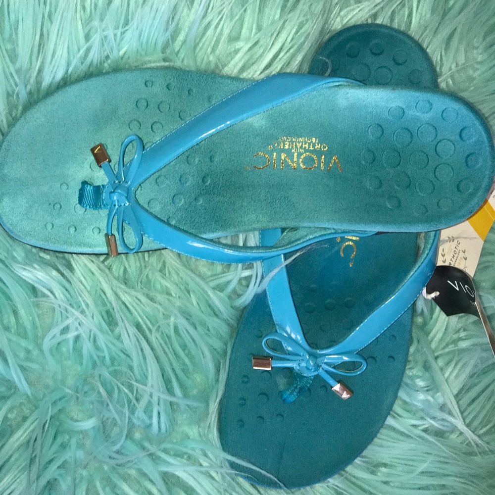 NWT Vionic Bella Toe Flip Flops